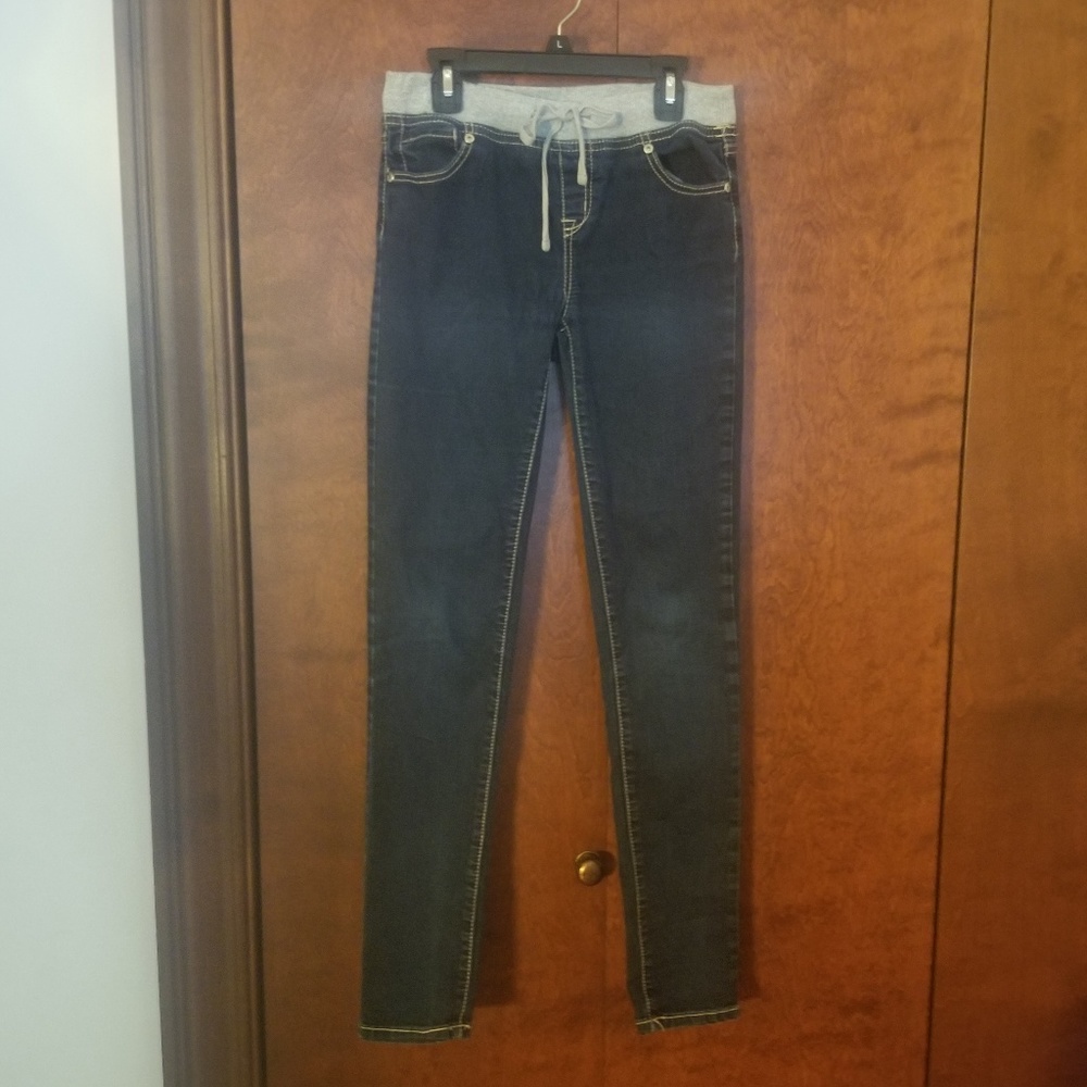 B2G1 SALE!  💕  Justice Super Skinny Jeans w Stretchy Waist Sz 16R